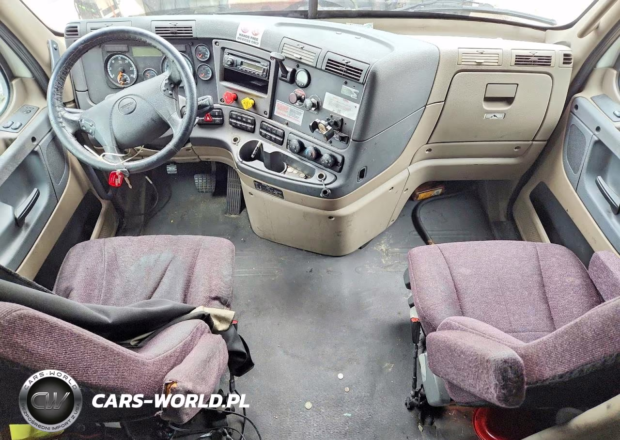 2016 Freightliner Cascadia 125 VIN:3AKJGLD50GSHP5544 - 8