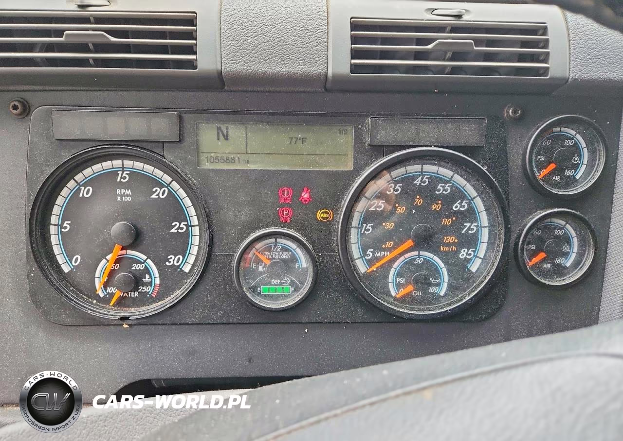 2016 Freightliner Cascadia 125 VIN:3AKJGLD50GSHP5544 - 9