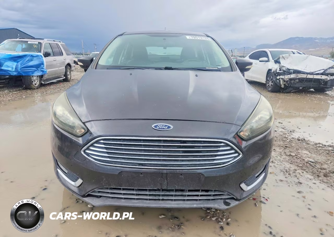 2016 Ford Focus Titanium VIN:1FADP3N21GL221520 - 5