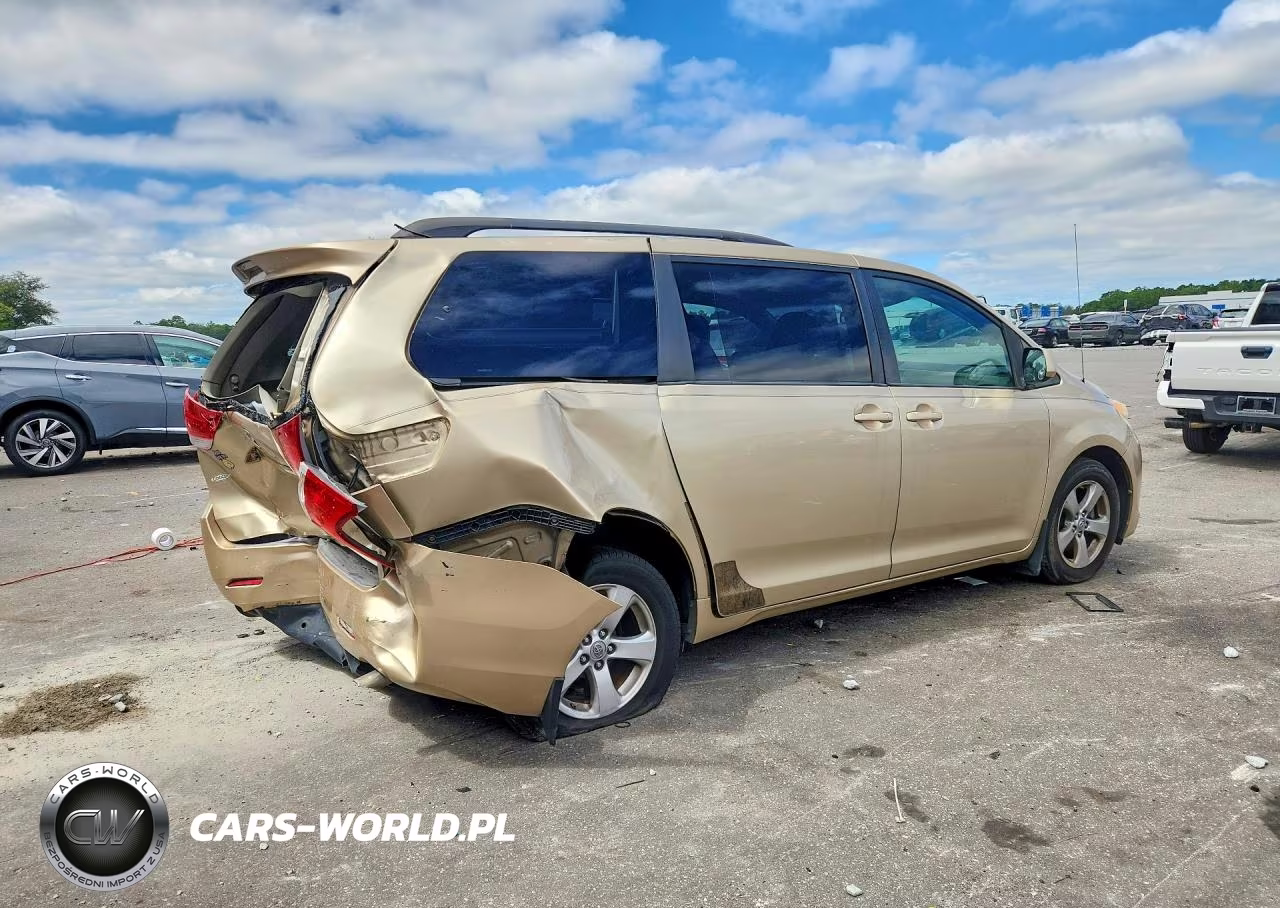 2011 Toyota Sienna Le VIN:5TDKK3DC0BS122222 - 3