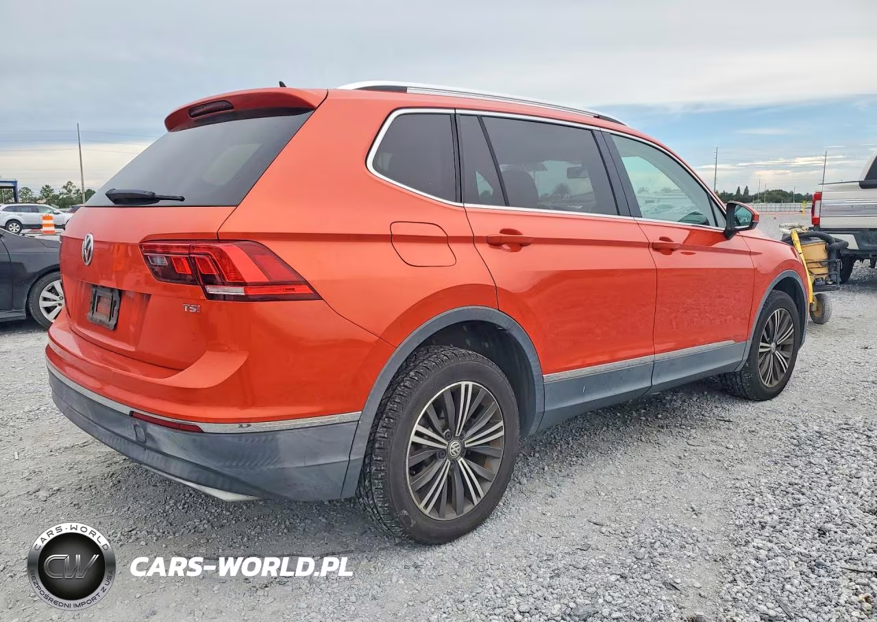 2018 Volkswagen Tiguan Se VIN:3VV3B7AX1JM163753 - 3
