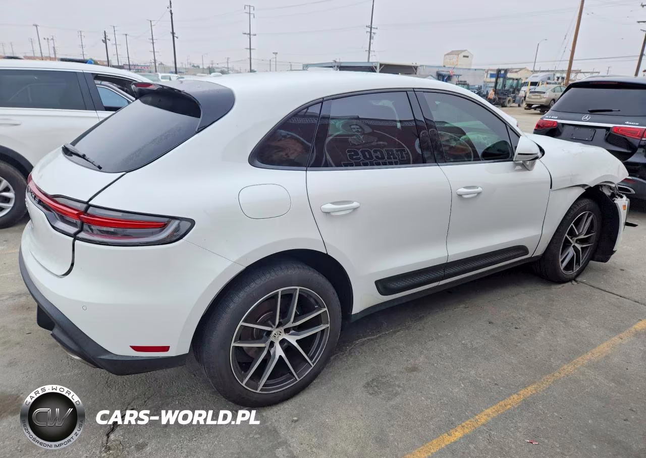 2023 Porsche Macan T VIN:WP1AA2A55PLB11240 - 3