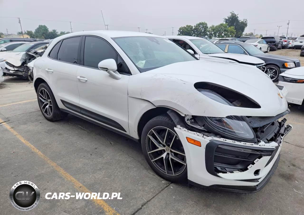 2023 Porsche Macan T VIN:WP1AA2A55PLB11240 - 4