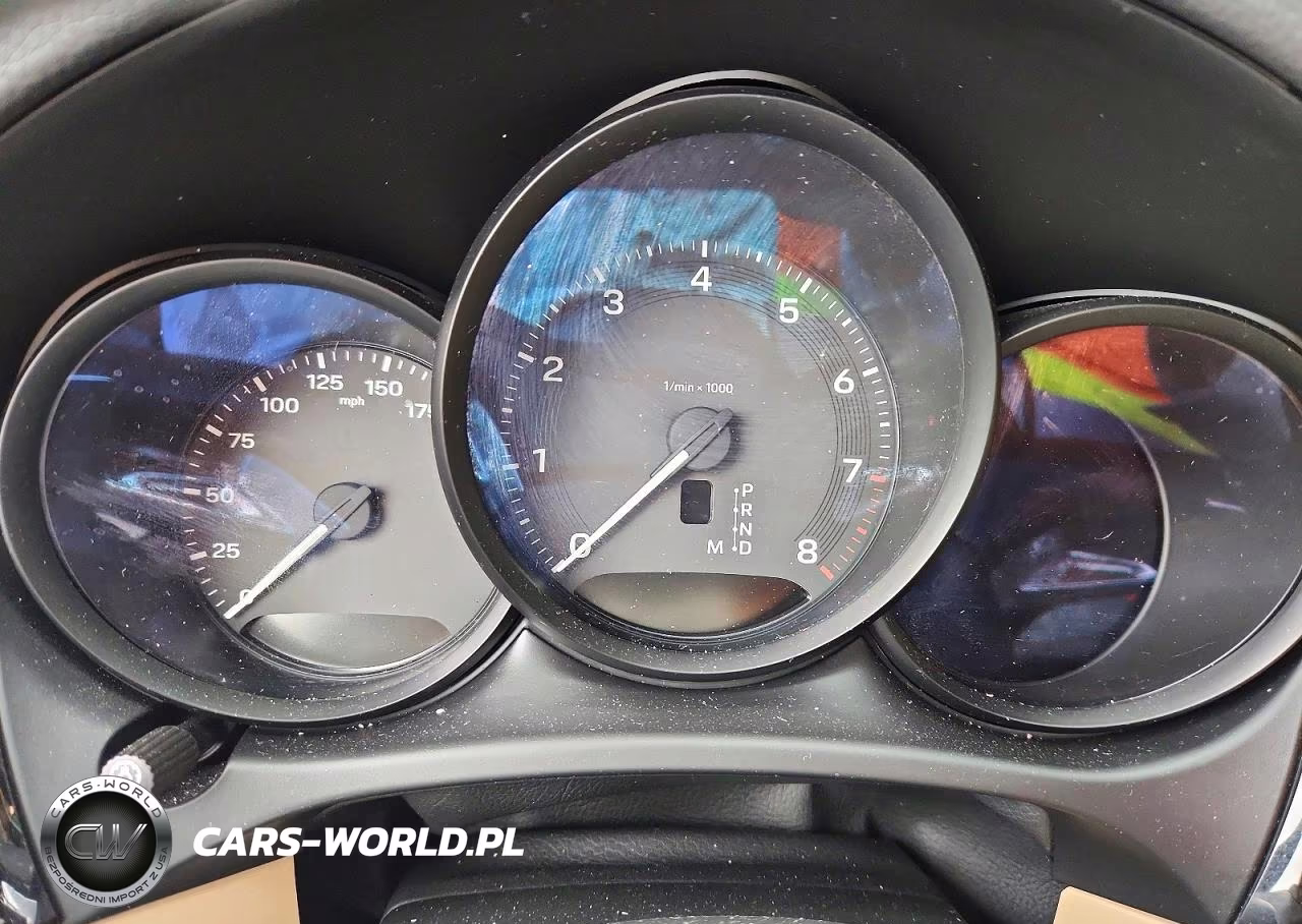 2023 Porsche Macan T VIN:WP1AA2A55PLB11240 - 9