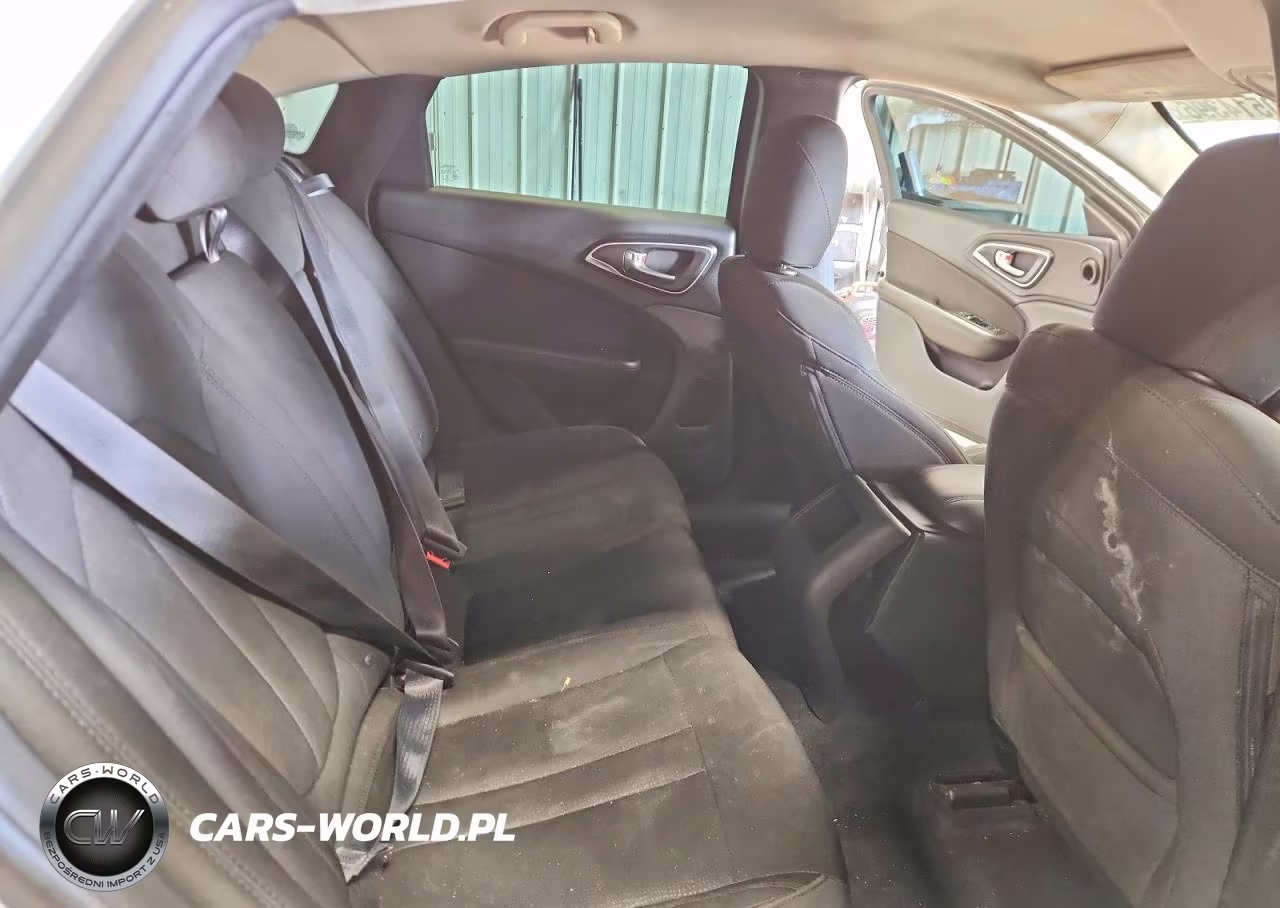 2015 Chrysler 200 Limited VIN:1C3CCCAB6FN711031 - 10