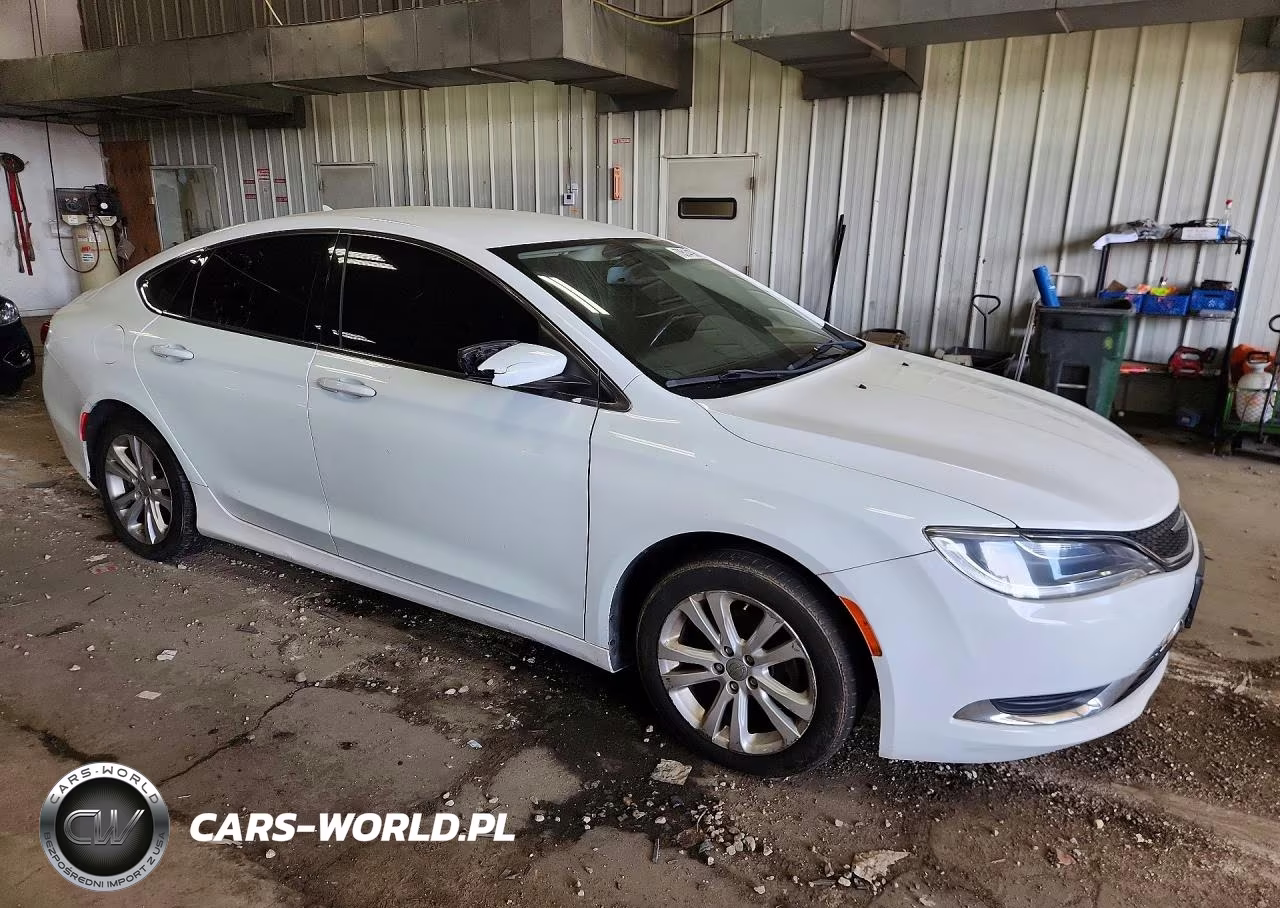2015 Chrysler 200 Limited VIN:1C3CCCAB6FN711031 - 4