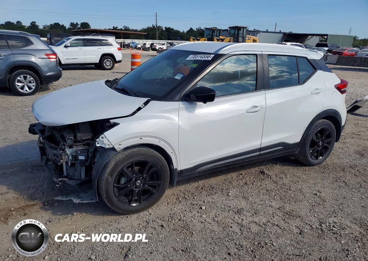 2020 Nissan Kicks Sr