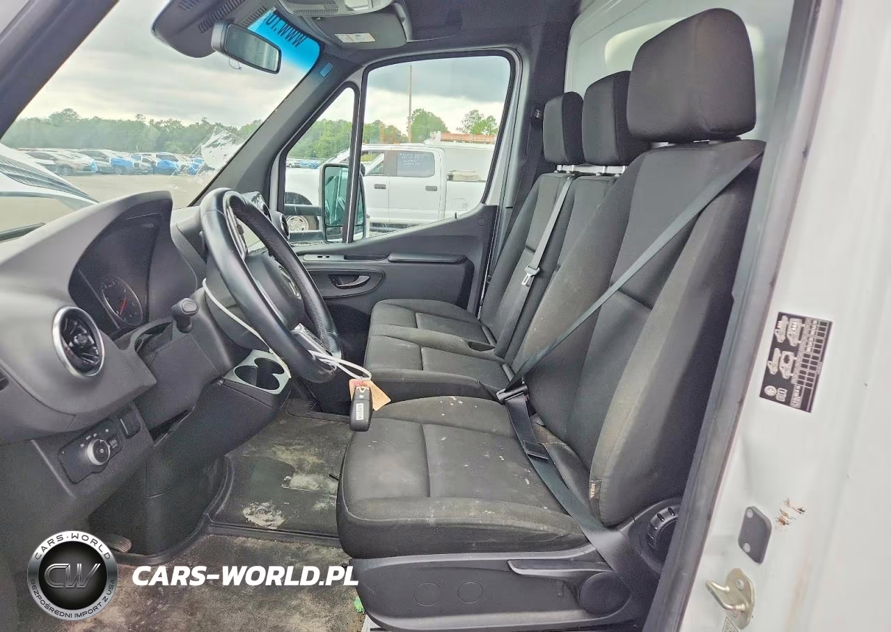 2023 Mercedes-Benz Sprinter 3500 VIN:W1X8N33Y8PN271148 - 7