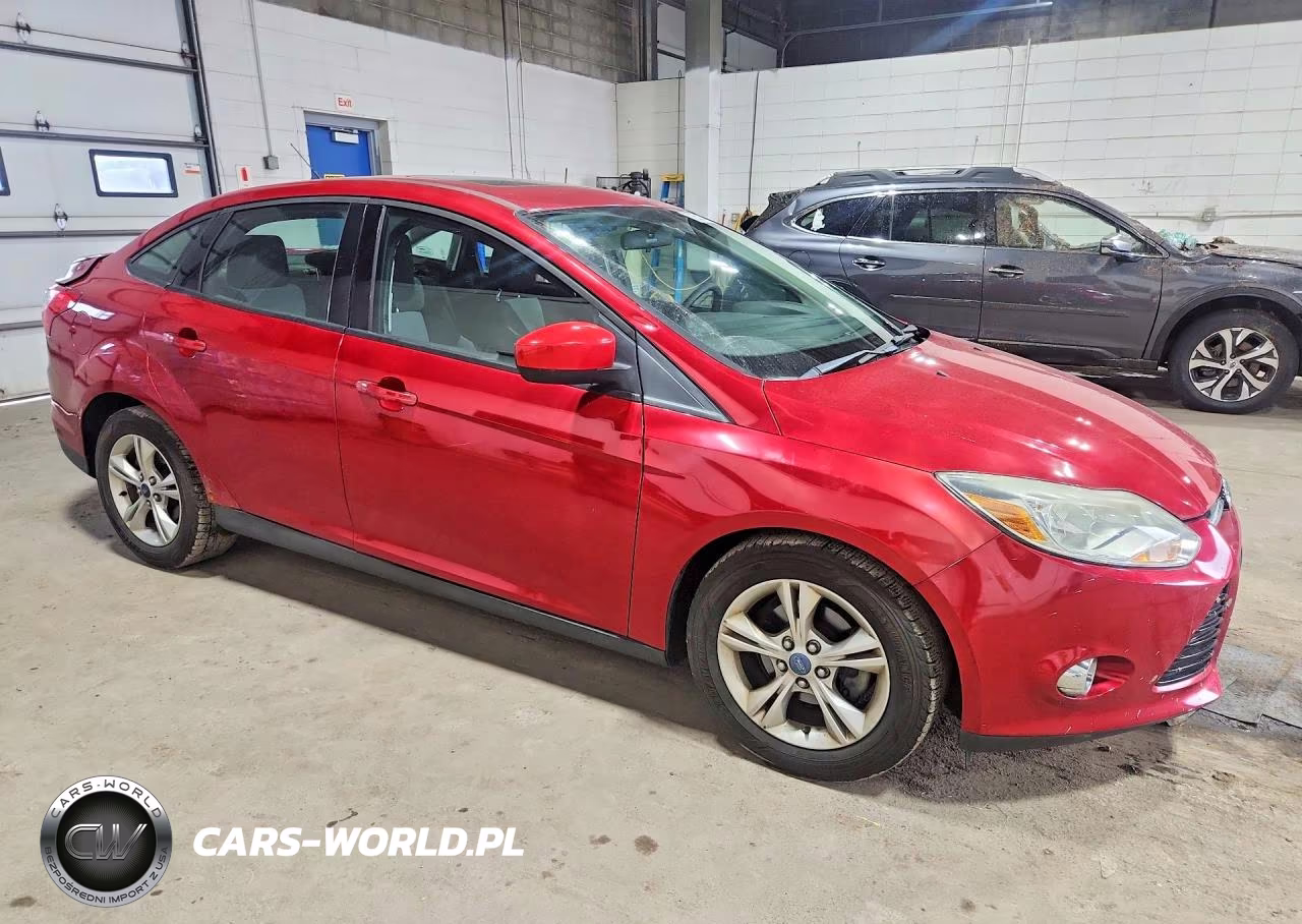 2012 Ford Focus Se VIN:1FAHP3F22CL273510 - 4
