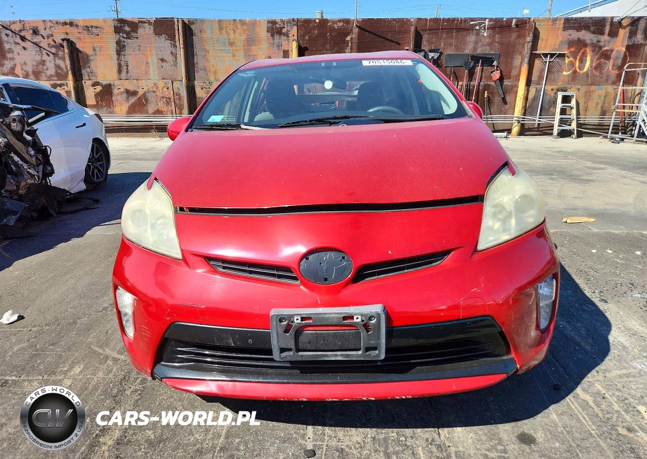 2014 Toyota Prius Two VIN:JTDKN3DU8E1738736 - 5