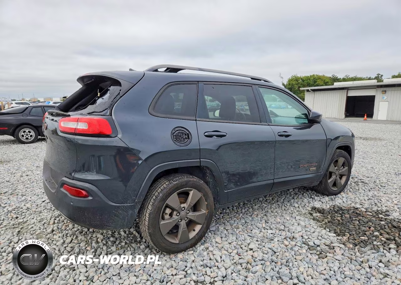 2017 Jeep Cherokee Latitude VIN:1C4PJLCB1HW534885 - 3