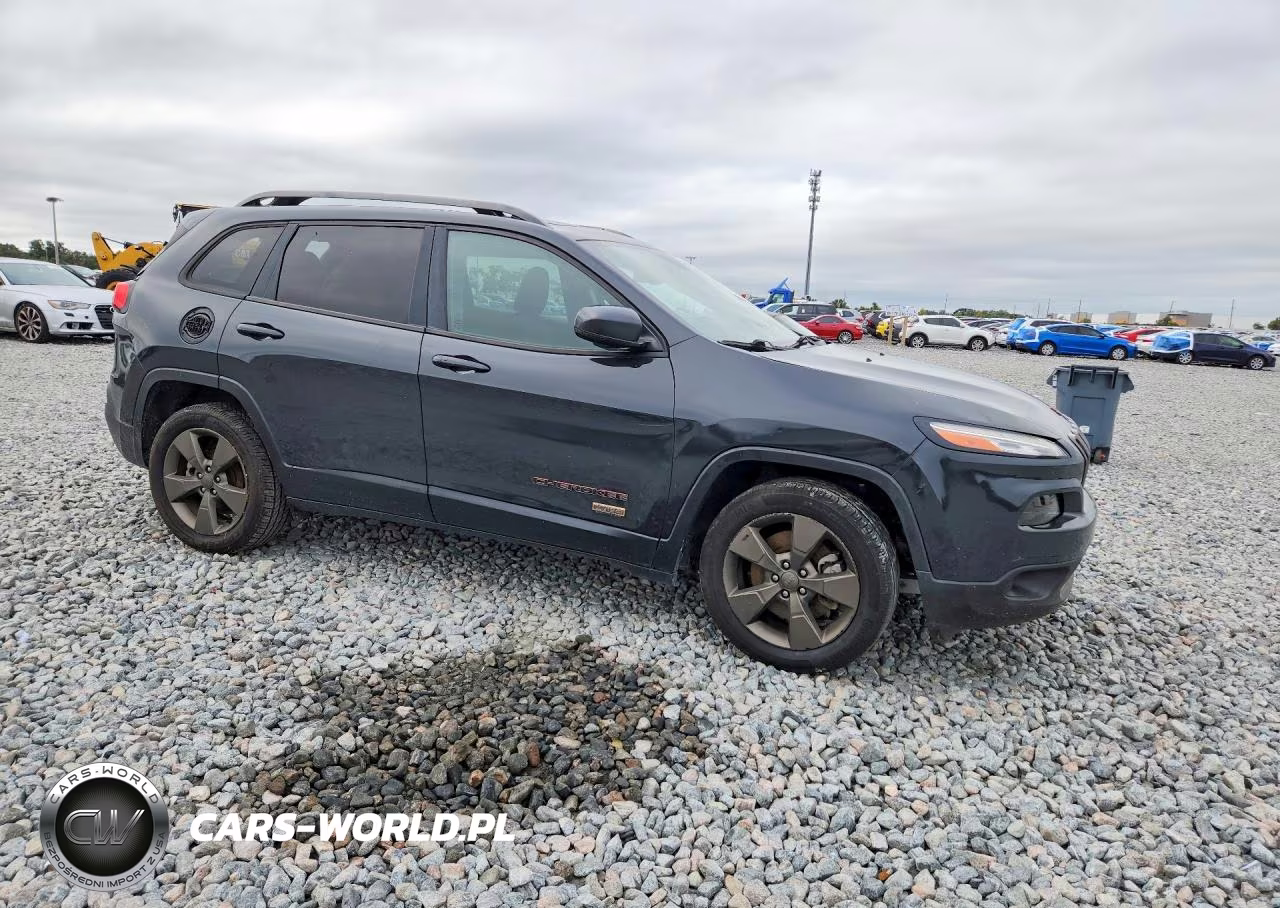 2017 Jeep Cherokee Latitude VIN:1C4PJLCB1HW534885 - 4