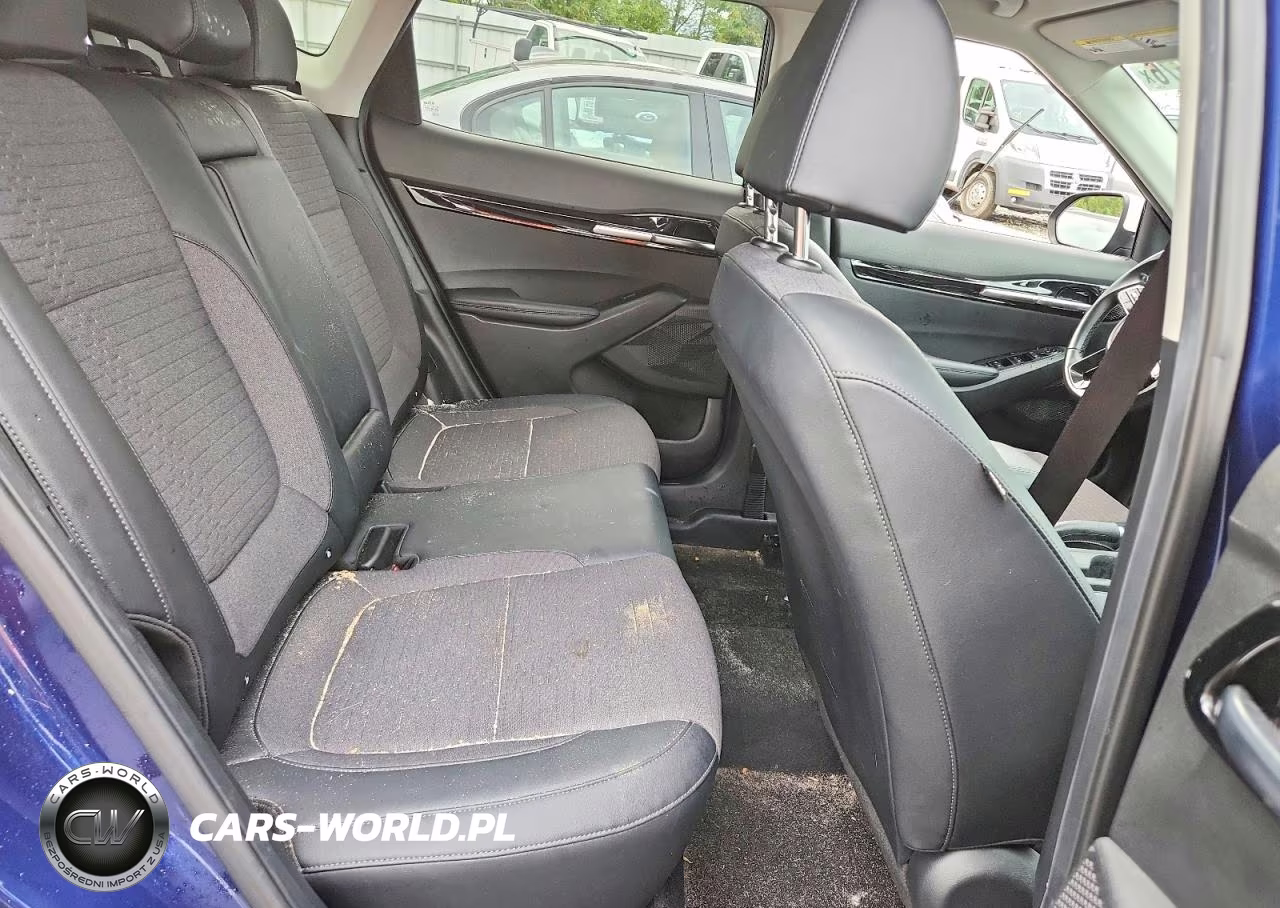 2021 Kia Seltos S VIN:KNDEUCAAXM7082853 - 11