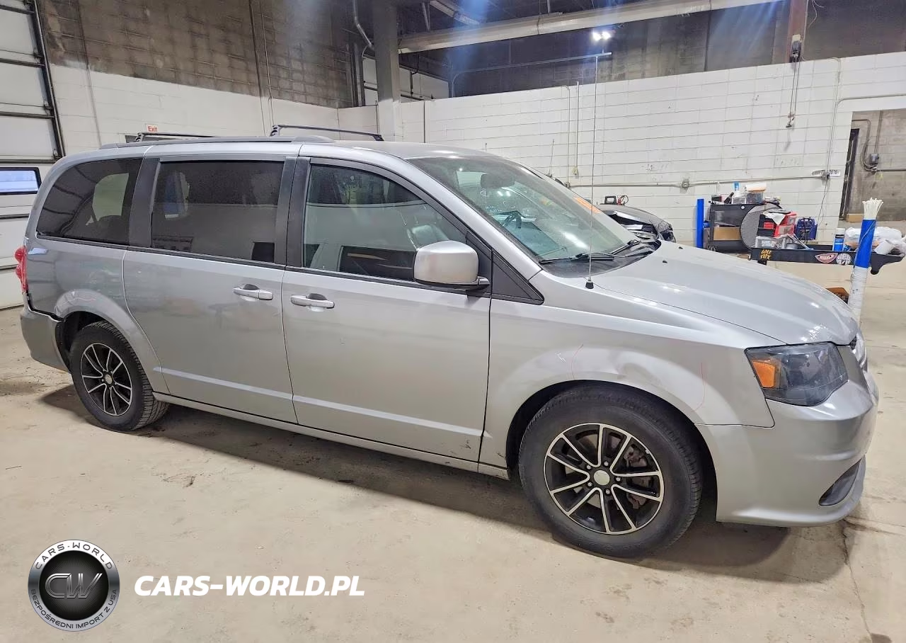 2018 Dodge Grand Caravan Gt VIN:2C4RDGEG5JR325888 - 4