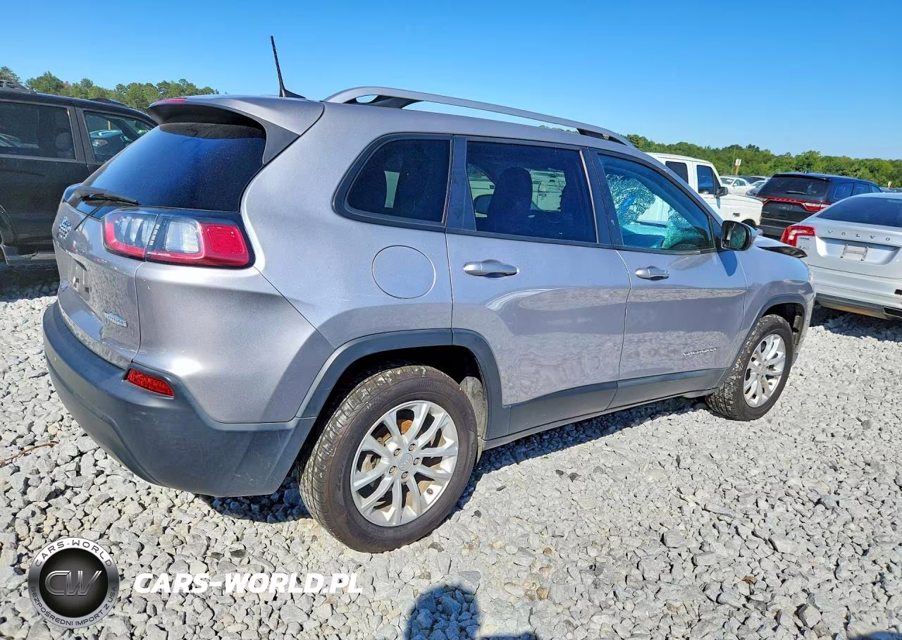 2020 Jeep Cherokee Latitude VIN:1C4PJLCB1LD581645 - 3