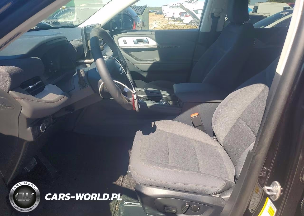 2026 Ford Explorer Active VIN:1FMUK8DH1TGB56128 - 7