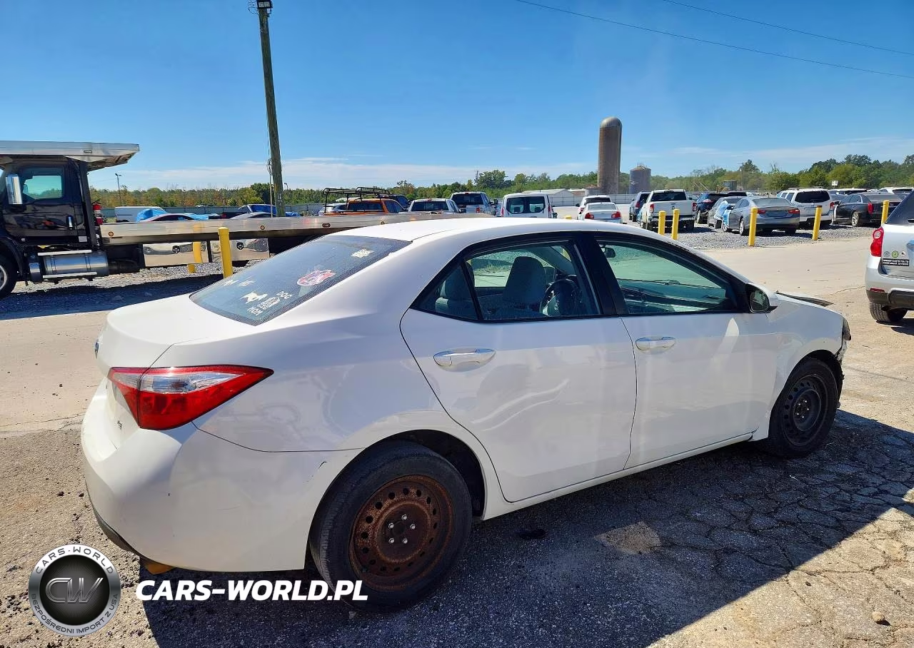 2016 Toyota Corolla Le VIN:5YFBURHE1GP459670 - 3