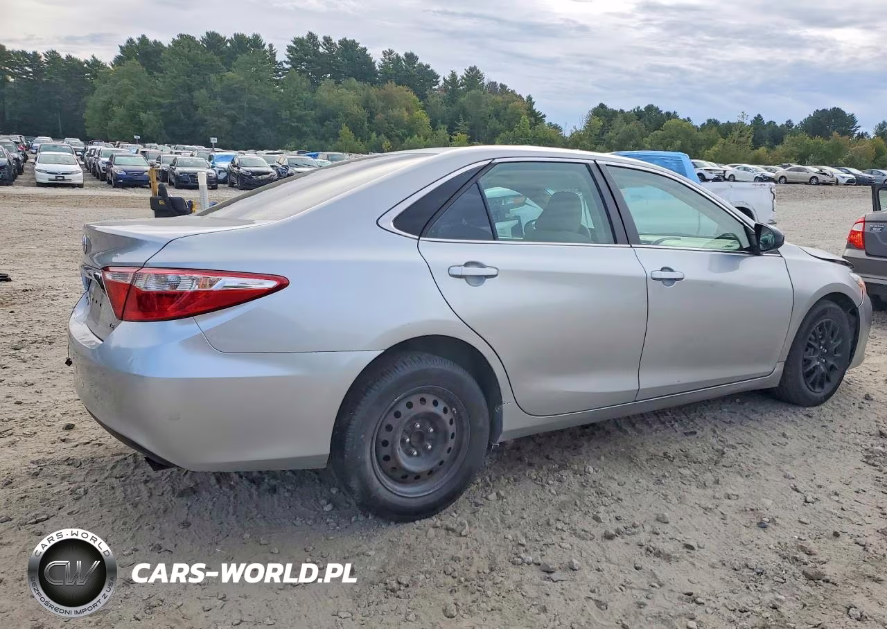 2017 Toyota Camry Le VIN:4T1BF1FK1HU785232 - 3