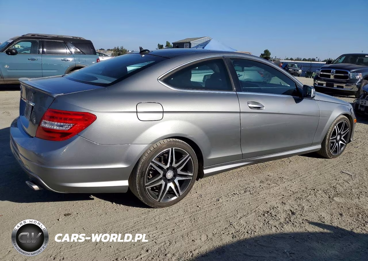 2014 Mercedes-Benz C 350 VIN:WDDGJ5HBXEG215193 - 3