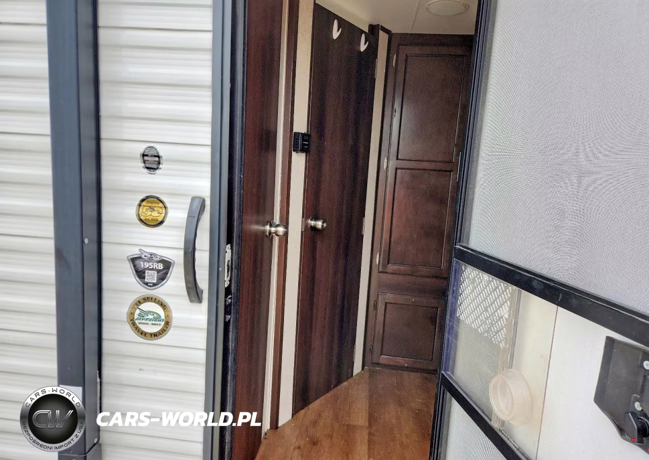 2019 Jayco Jay Flight VIN:1UJBJ0AJ5K17A0344 - 9