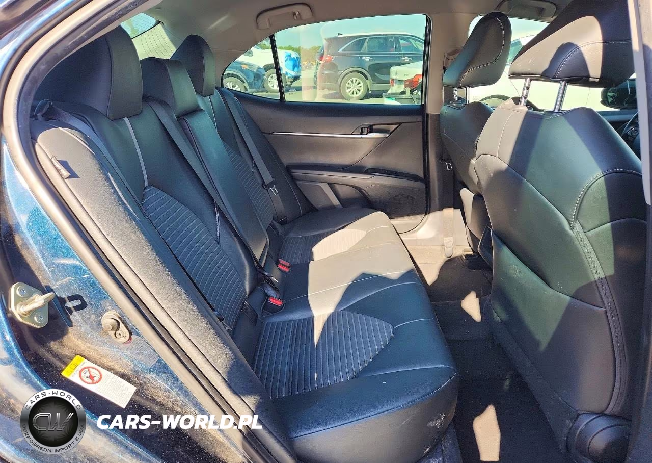 2018 Toyota Camry Se VIN:4T1B11HK3JU676837 - 10