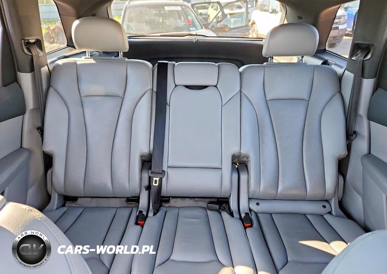 2018 Audi Q7 Prestige VIN:WA1VAAF7XJD013615 - 10