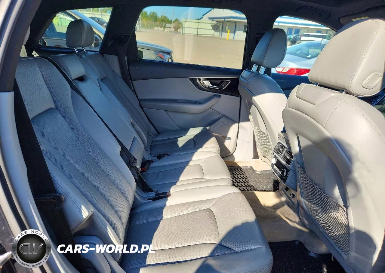 2018 Audi Q7 Prestige VIN:WA1VAAF7XJD013615 - 11