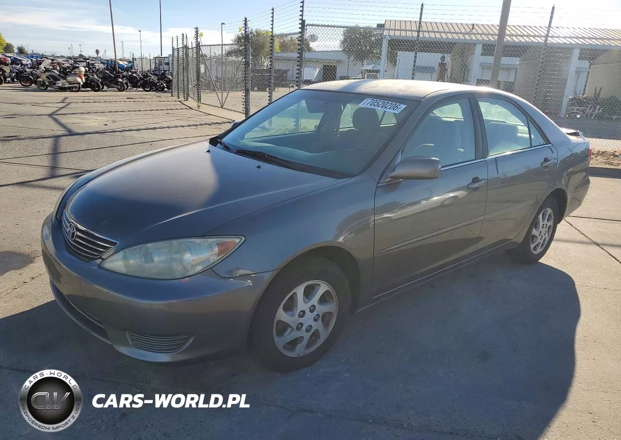 2005 Toyota Camry Le