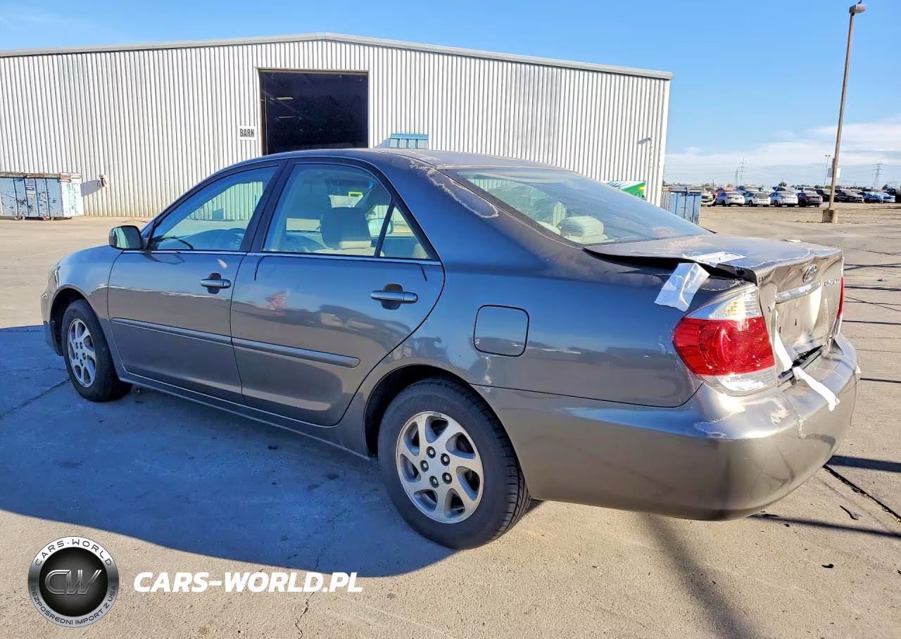 2005 Toyota Camry Le VIN:4T1BE32K25U505589 - 2