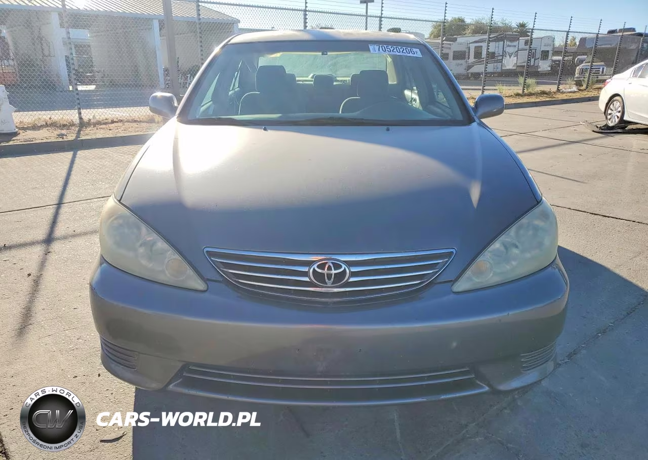 2005 Toyota Camry Le VIN:4T1BE32K25U505589 - 5