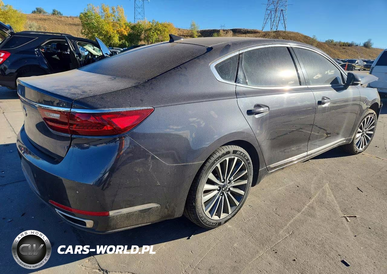 2018 Kia Cadenza Premium VIN:KNALC4J16J5101290 - 3