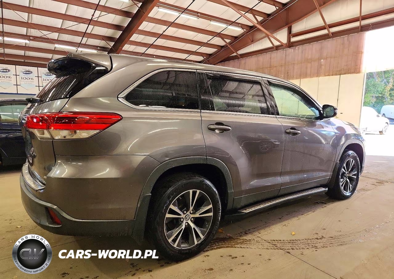 2019 Toyota Highlander Le VIN:5TDBZRFHXKS708529 - 3