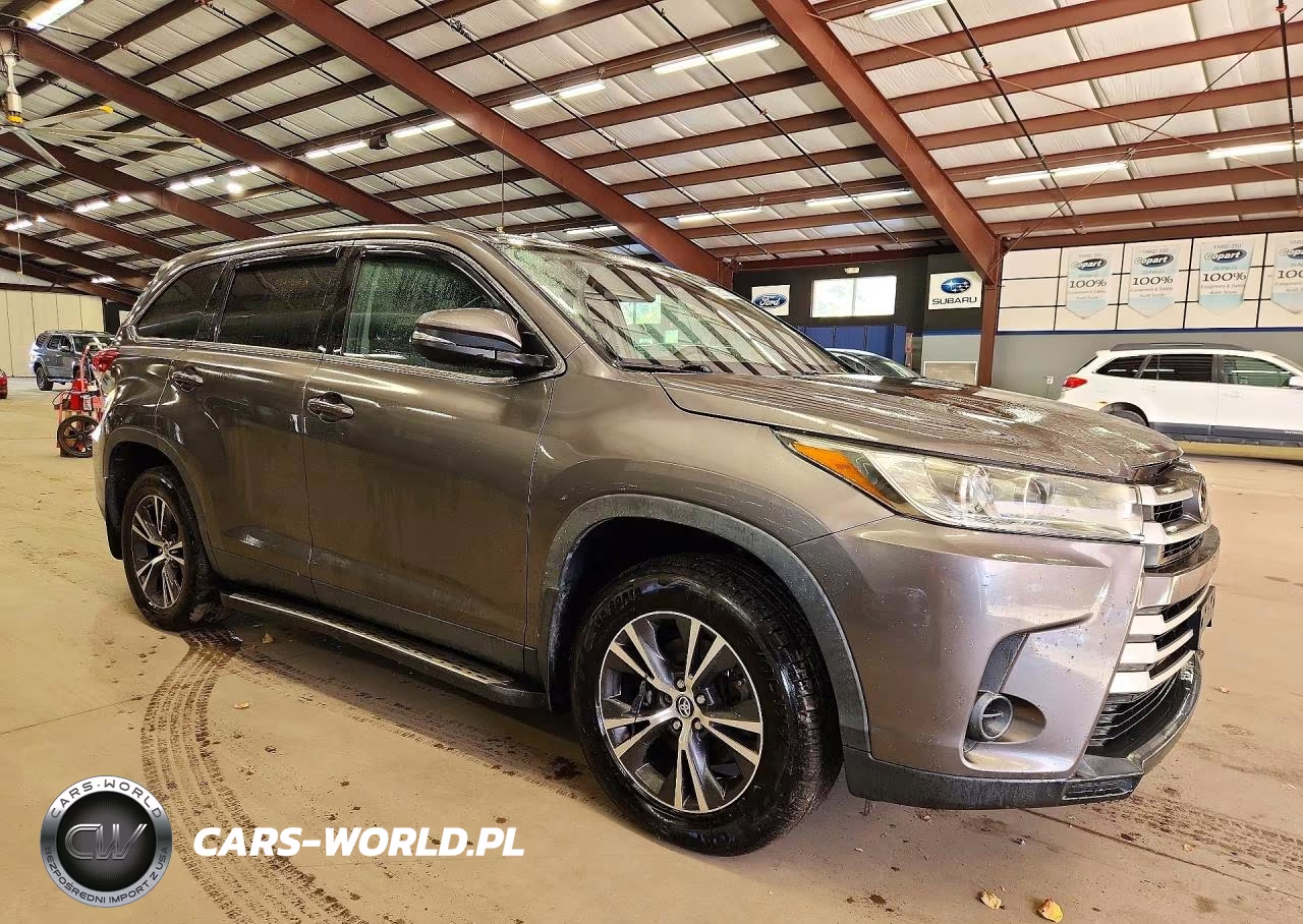 2019 Toyota Highlander Le VIN:5TDBZRFHXKS708529 - 4