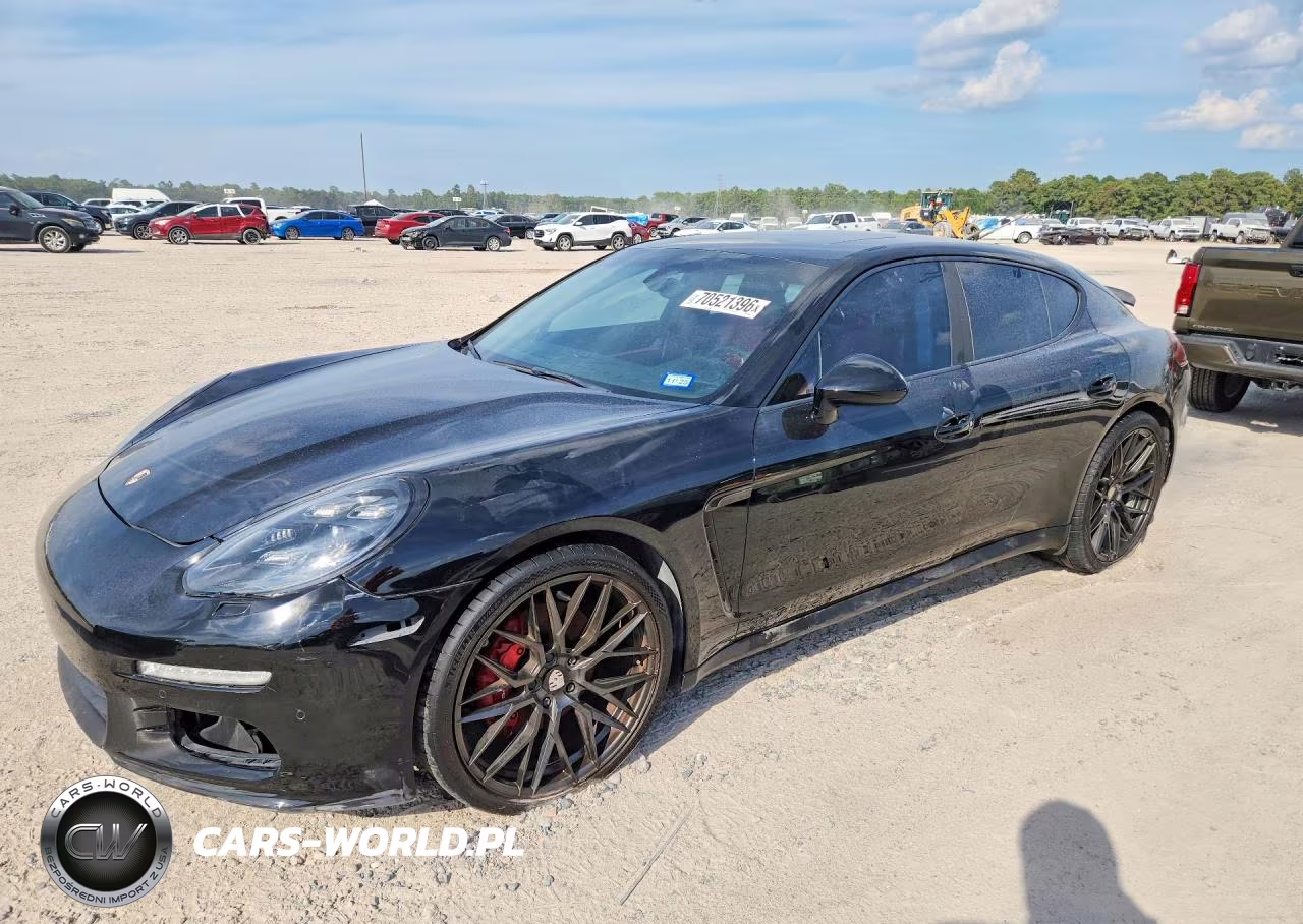 2014 Porsche Panamera 2