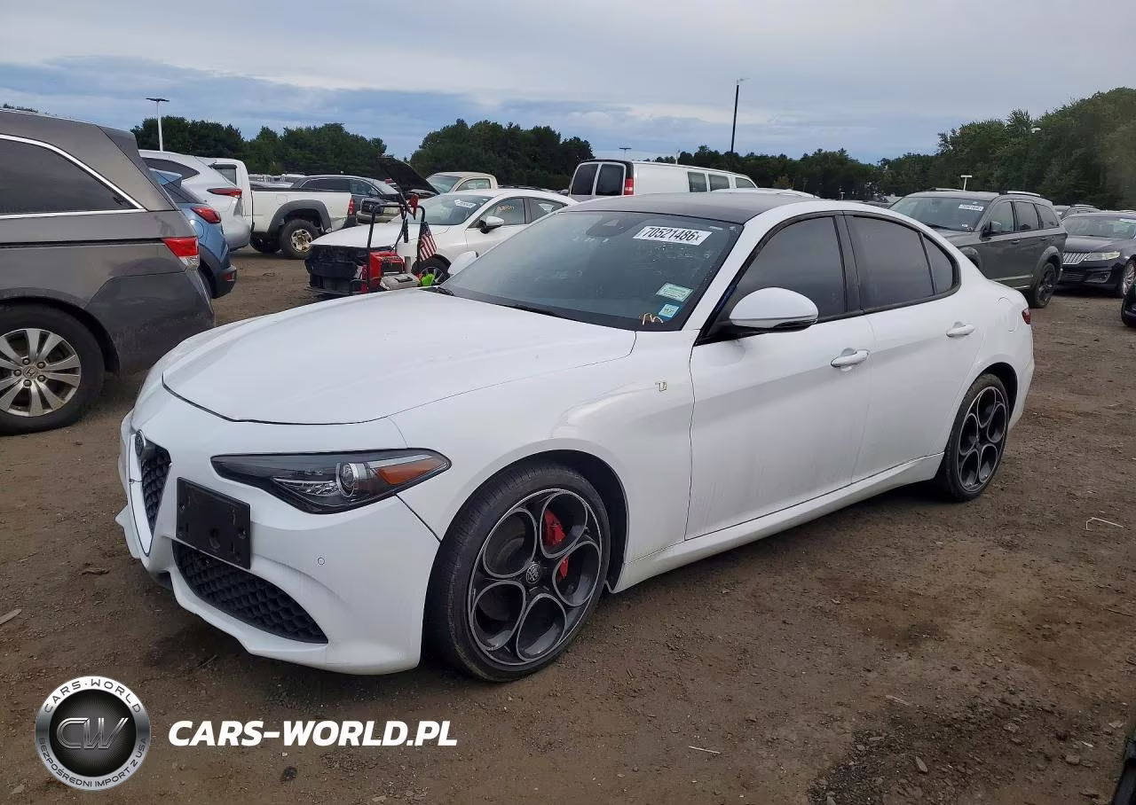 2022 Alfa Romeo Giulia Super