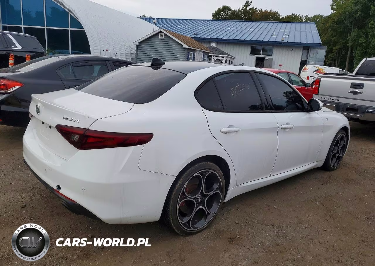 2022 Alfa Romeo Giulia Super VIN:ZARFANBN9N7660510 - 3