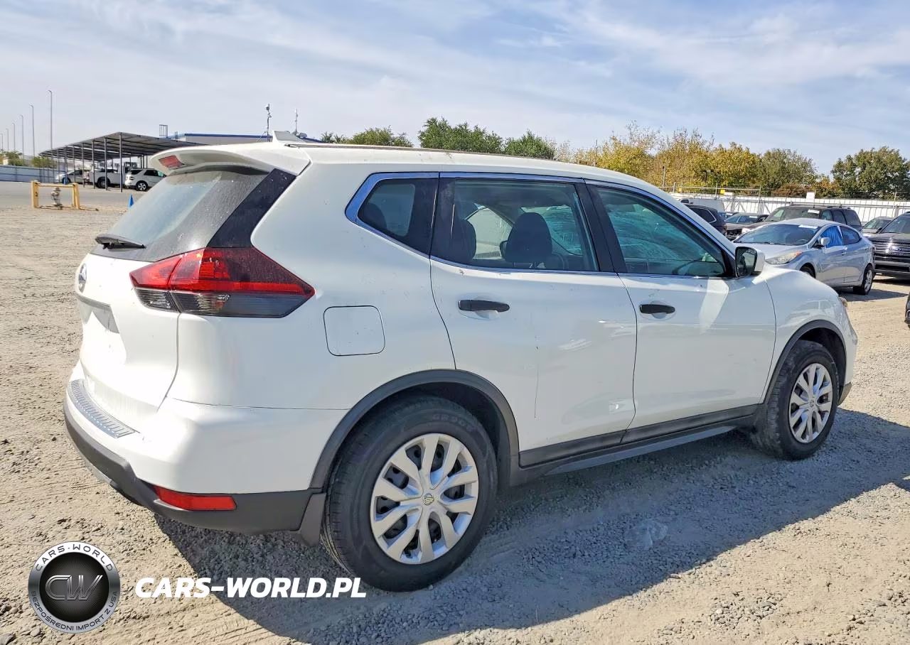 2018 Nissan Rogue S VIN:5N1AT2MT6JC773286 - 3