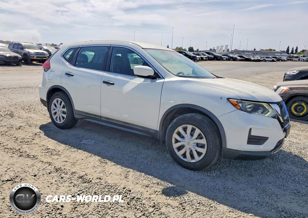 2018 Nissan Rogue S VIN:5N1AT2MT6JC773286 - 4