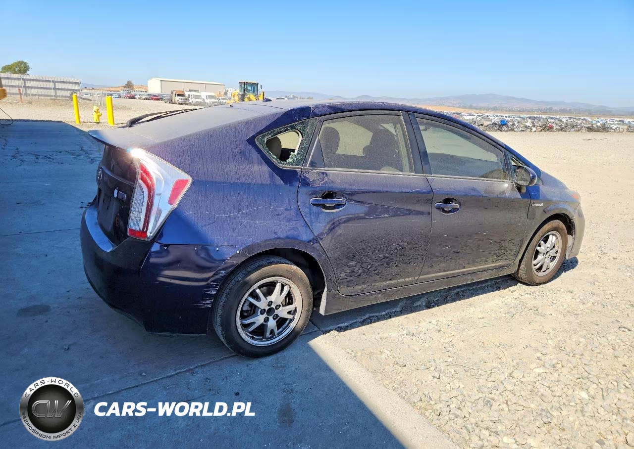 2012 Toyota Prius Two VIN:JTDKN3DUXC1558963 - 3