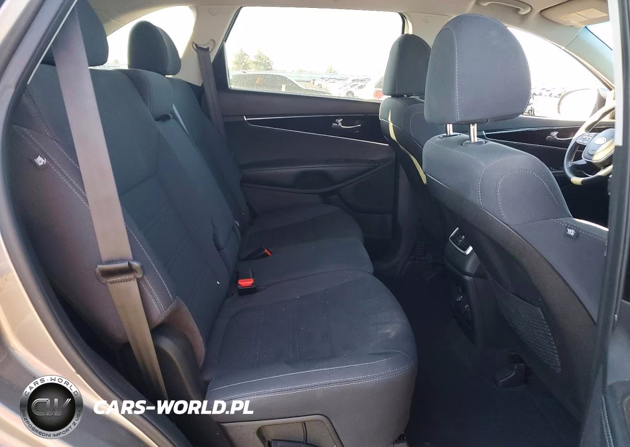 2019 Kia Sorento Lx V6 VIN:5XYPGDA5XKG456161 - 11