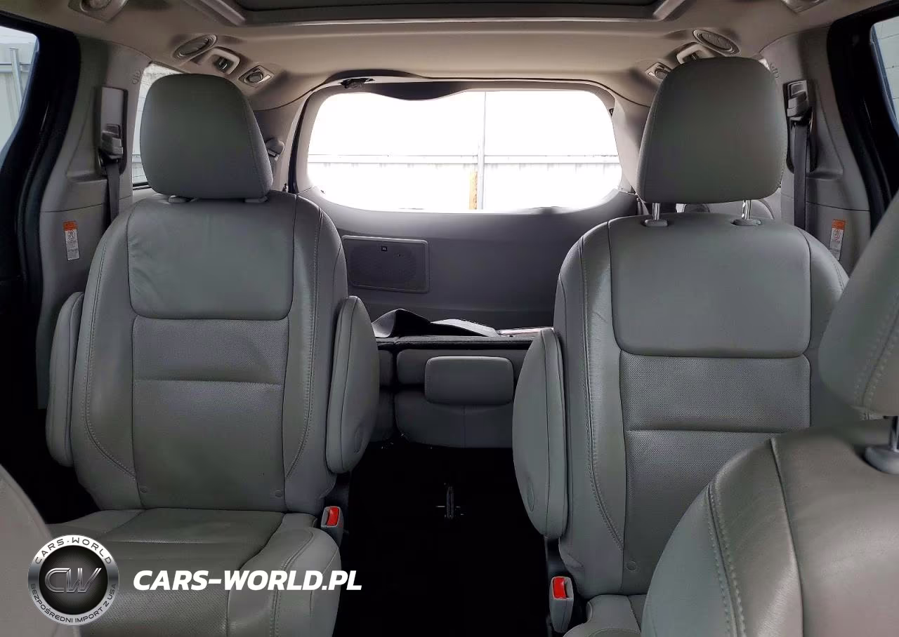2017 Toyota Sienna Limited Premium 7-Passenger VIN:5TDDZ3DC2HS160354 - 10