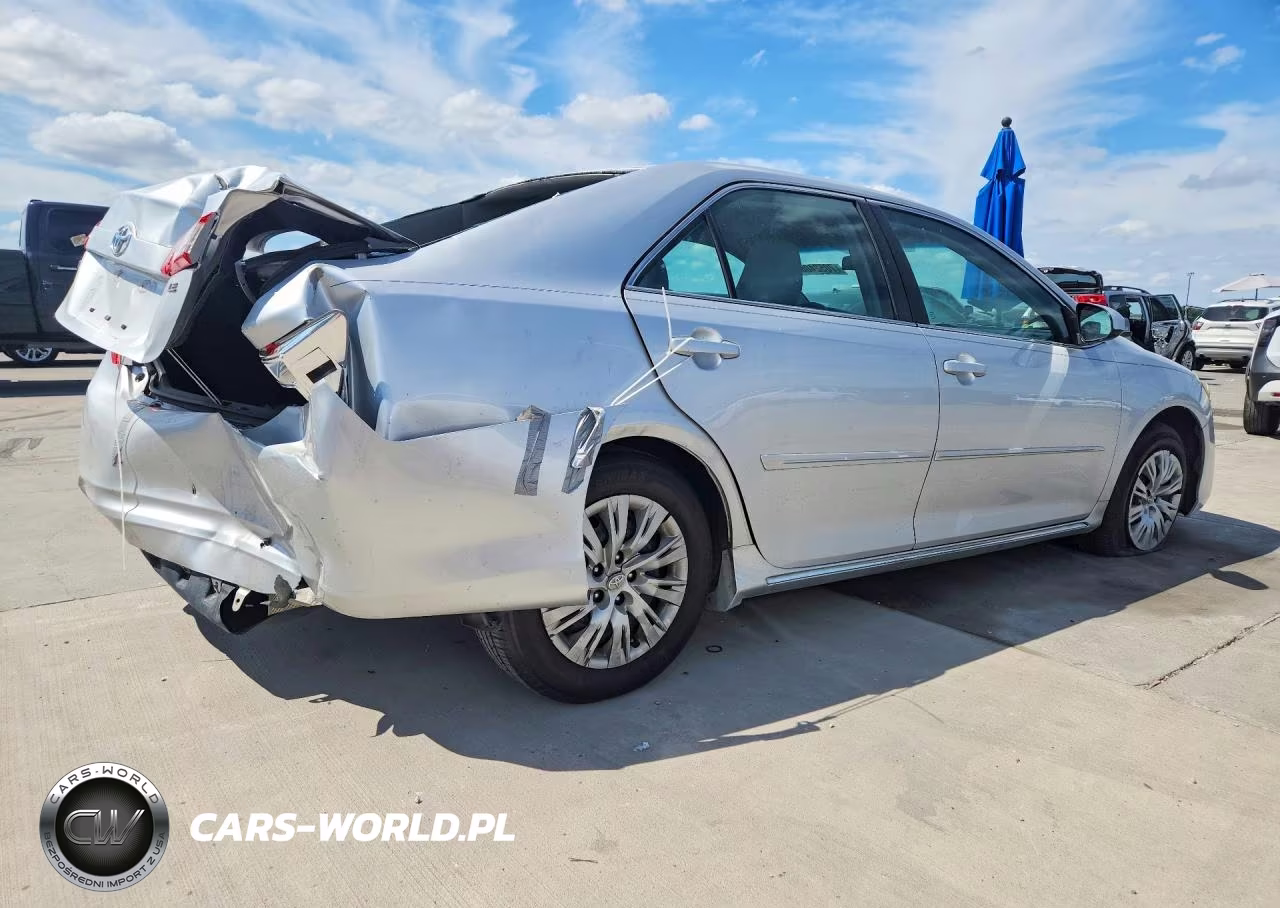 2014 Toyota Camry Le VIN:4T4BF1FK0ER360148 - 3