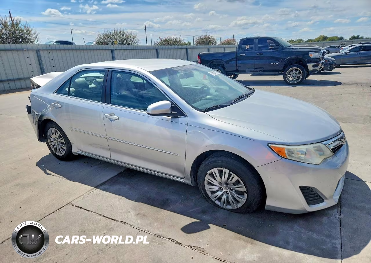 2014 Toyota Camry Le VIN:4T4BF1FK0ER360148 - 4