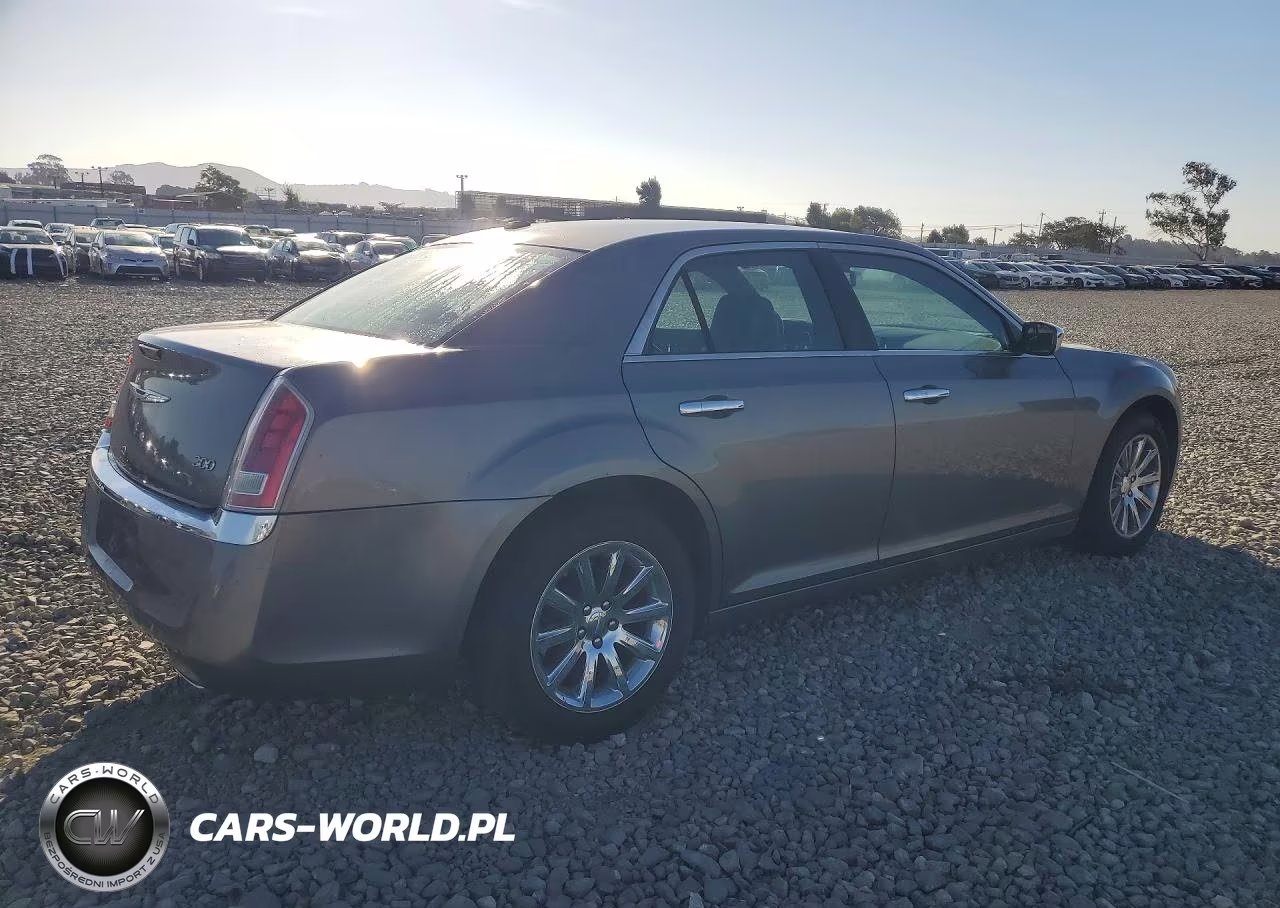 2011 Chrysler 300 Limited VIN:2C3CA5CG4BH551597 - 3