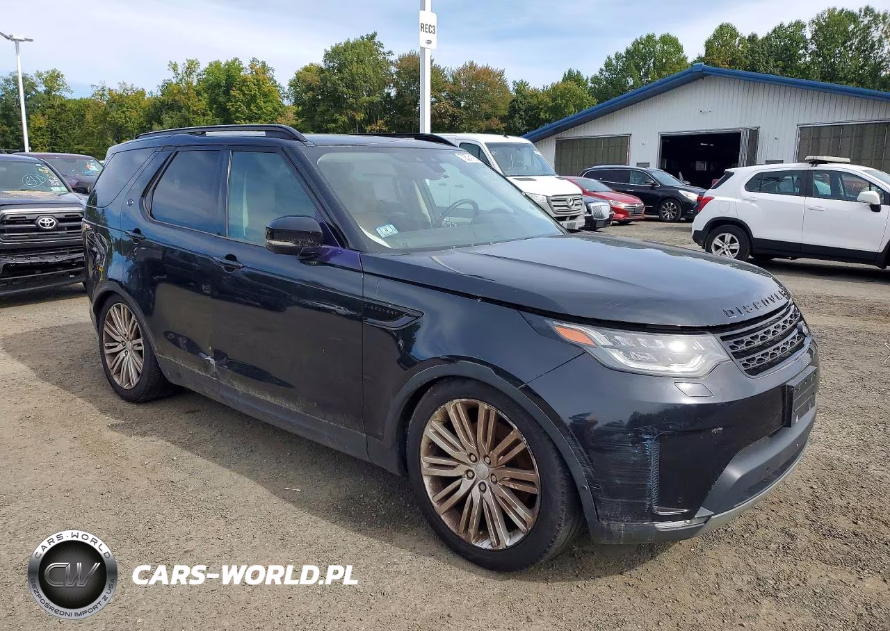 2017 Land Rover Discovery First Edition VIN:SALRTBBV3HA021958 - 4