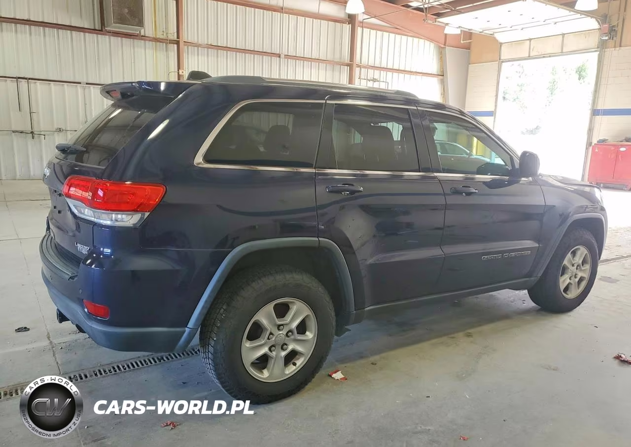 2017 Jeep Grand Cherokee Laredo VIN:1C4RJFAG8HC911870 - 3