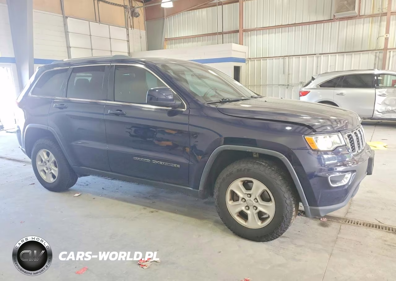 2017 Jeep Grand Cherokee Laredo VIN:1C4RJFAG8HC911870 - 4
