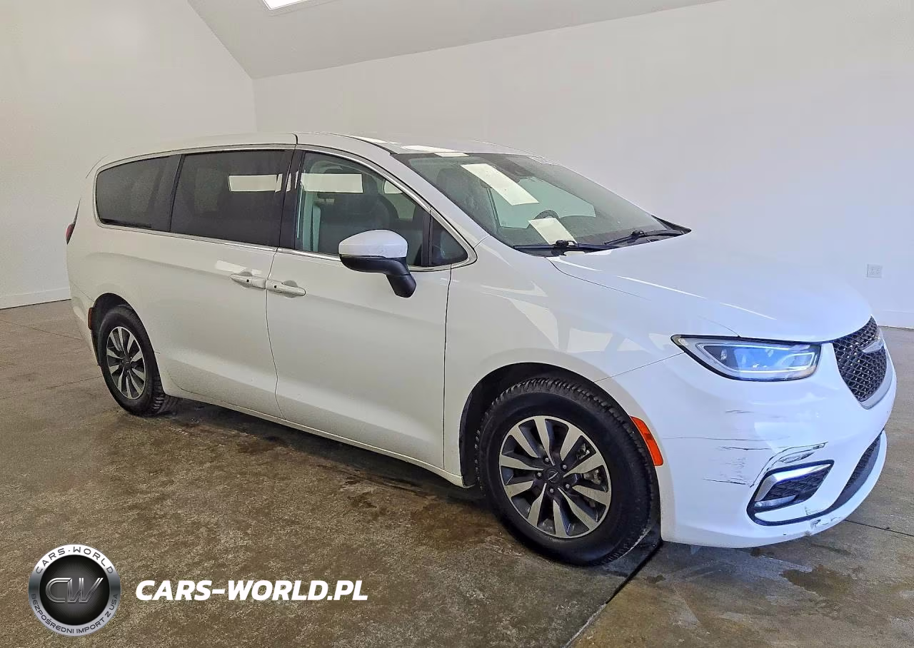 2023 Chrysler Pacifica Hybrid Touring L VIN:2C4RC1L78PR611858 - 4