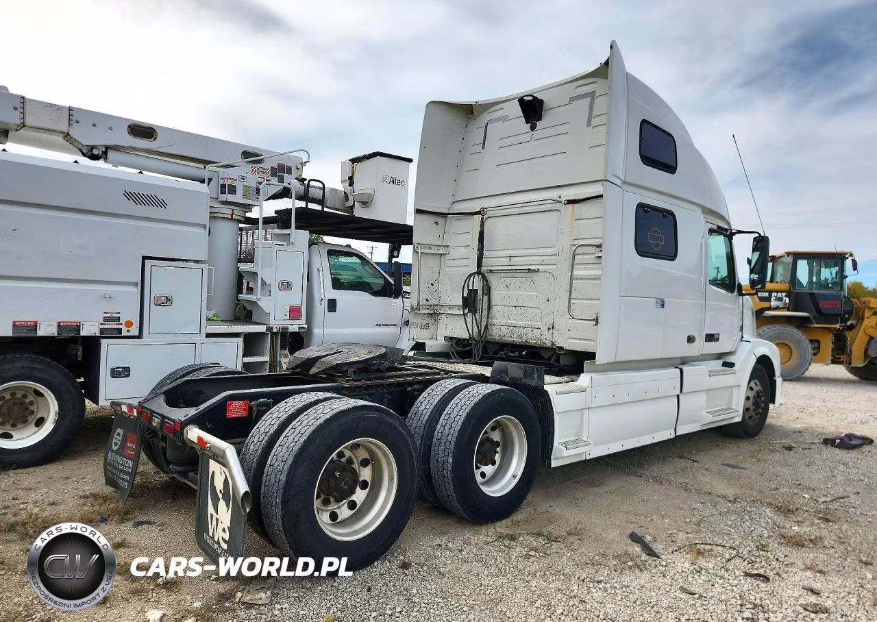 2018 Volvo Vn Vnl - Semi Truck VIN:4V4NC9EH5JN961296 - 3