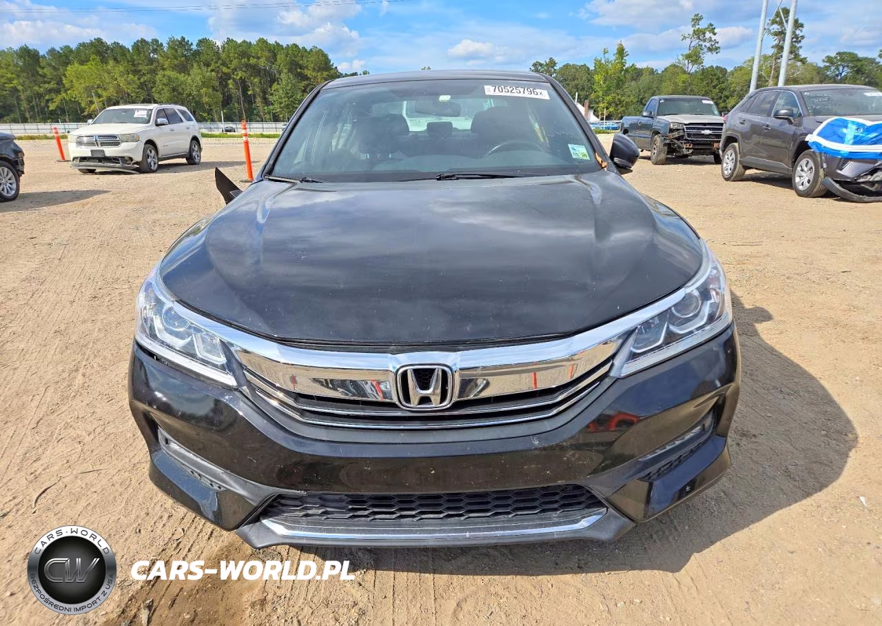 2017 Honda Accord Sport Special Edition VIN:1HGCR2F15HA294422 - 5
